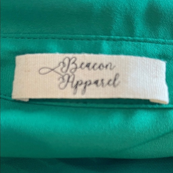 Vibrant Green Sleeveless Button-Down Shirt - Picture 6 of 8